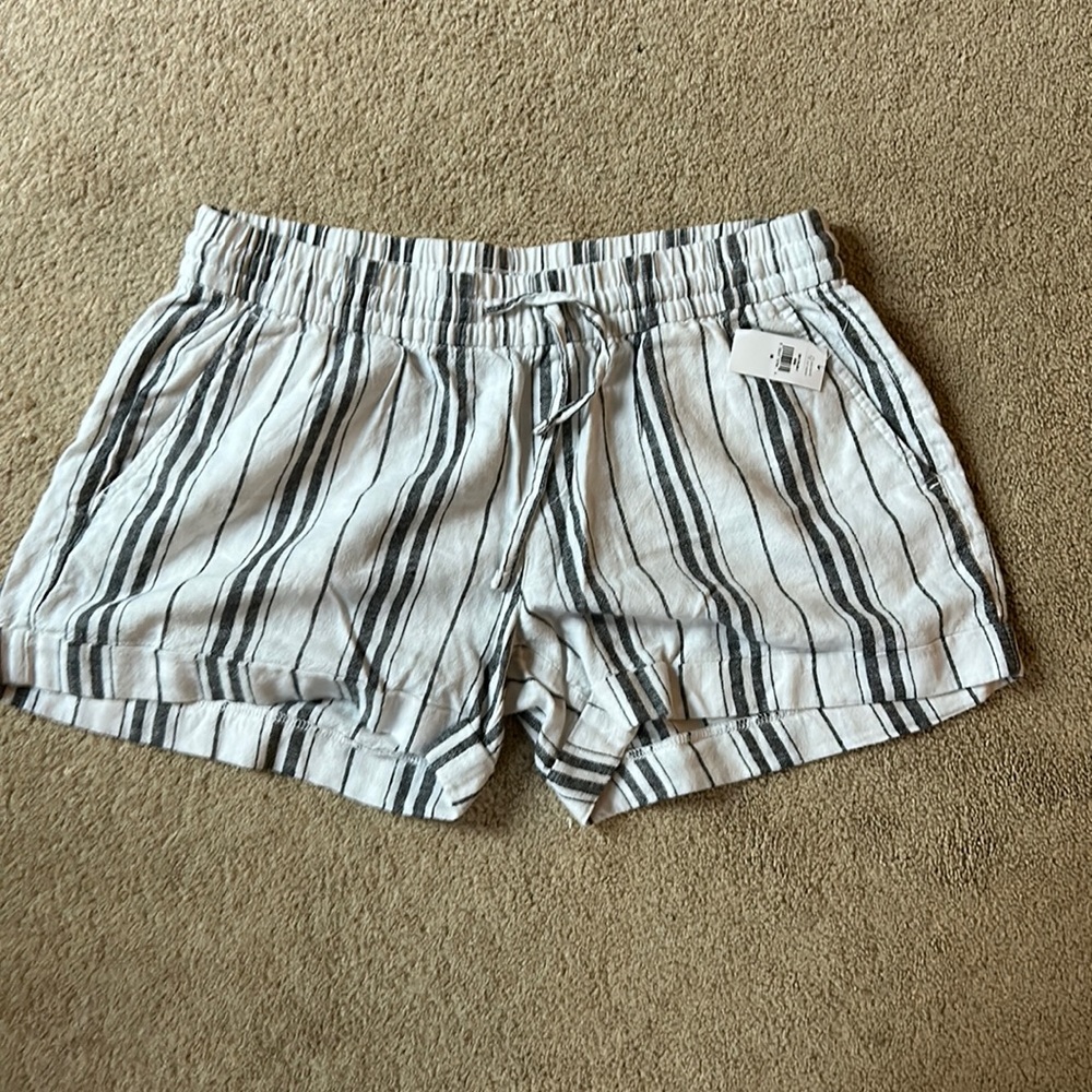 NWT Old Navy cuffed linen shorts